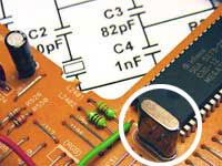 Crystal oscillators can generate sine or square waves with extremely frequencies clock-osc.jpg